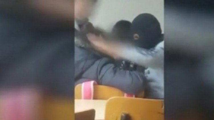 Кадър Нова.