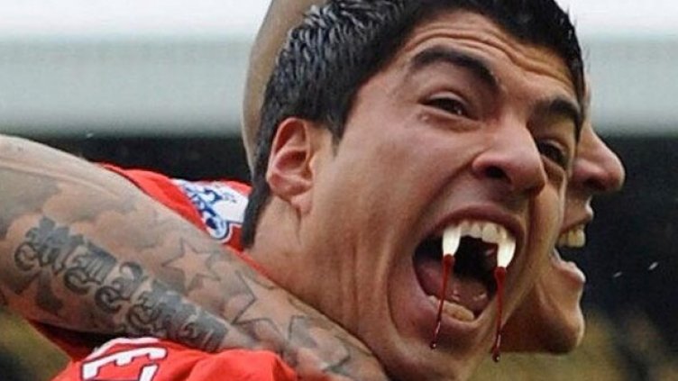 Наказаха &quot;канибала&quot; Суарес да не стъпва на стадион