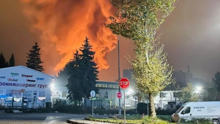 Голям пожар в ЗПЗ, горяха пластмаси