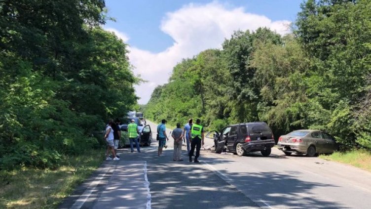 Варненец с "Мерцедес" предизвикал автомелето край Горица