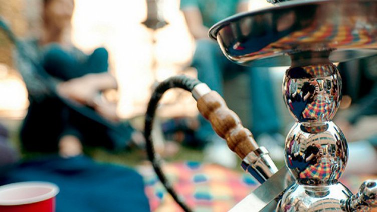 Държавата иска да забрани пушенето на наргиле под 18 години