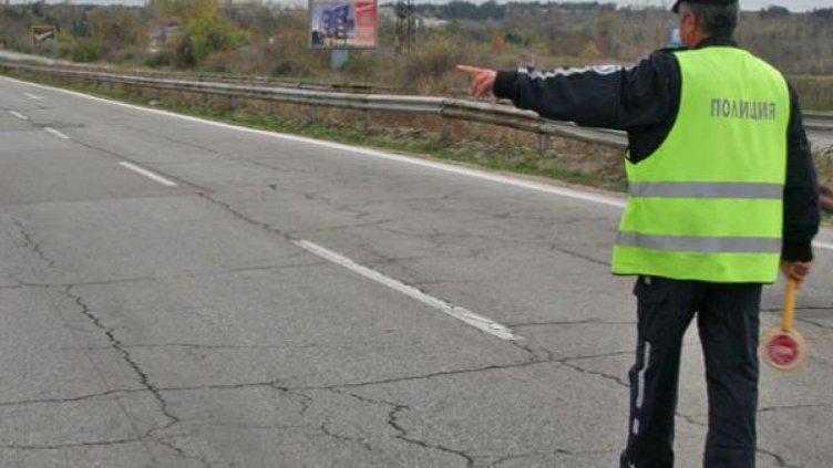 Войната на пътя: С фолио за 8 лв. крият номерата от КАТ