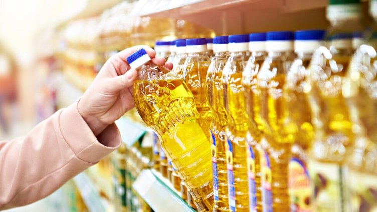 Спекула държи висока цената на олиото в магазините