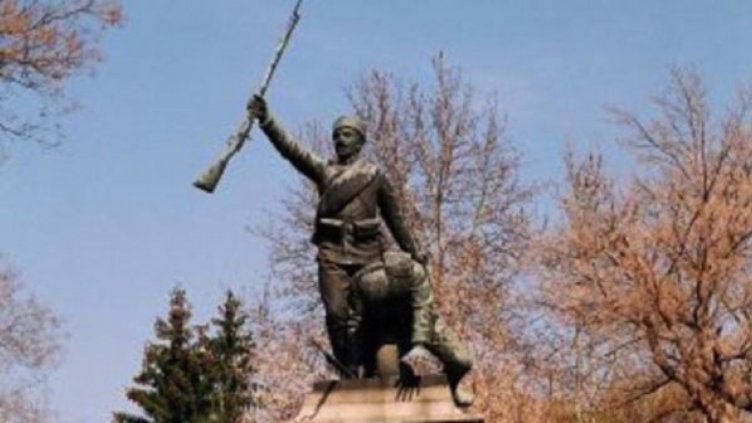 Отпускат 300 000 лв. за ремонт и изграждане на военни паметници