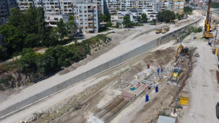 Отлагат спирането на водата на хиляди варненци