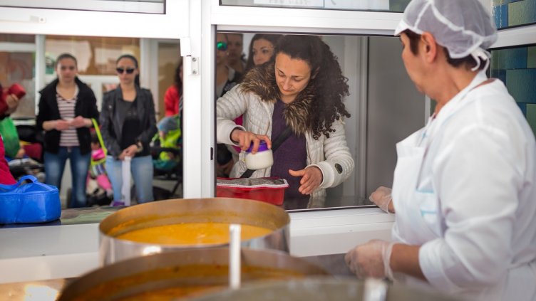 Пускат онлайн покупка на купони за детска кухня във Варна