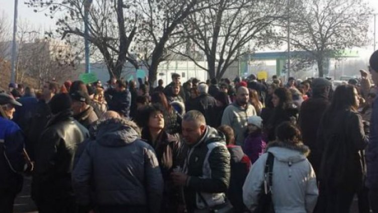 Миньори блокират пътя Бургас - Слънчев бряг