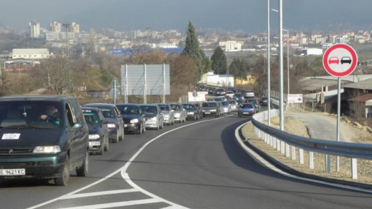 Дерегистрират служебно 350 000 коли без "Гражданска отговорност"