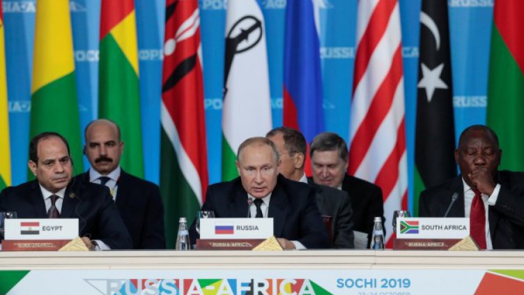 Руската армия от тролове е жива и здрава. Оперират от Африка