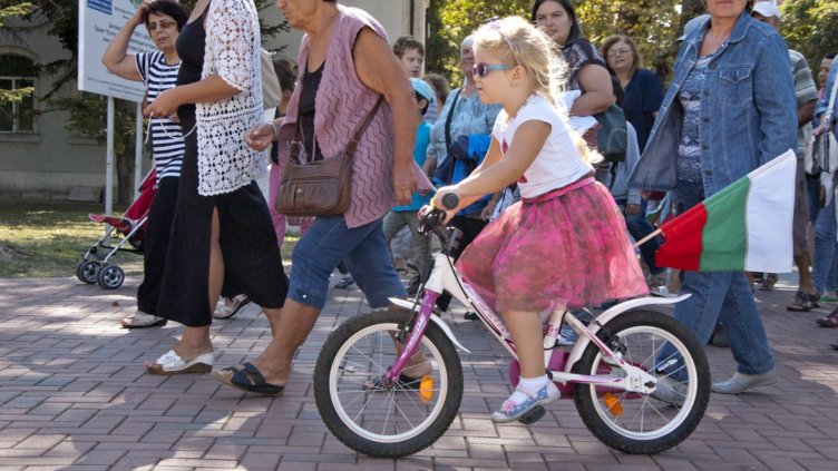 Урок по родолюбие дадоха варненски семейства в деня на Съединението