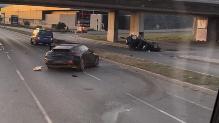 Шофьор с “Порше" и 29 фиша за скорост e удaрил, с 200 км/ч, смъртоносно французи в София днес