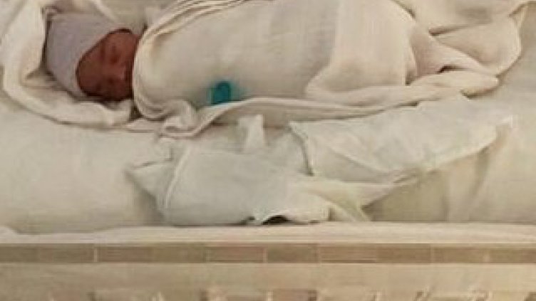 Запознайте се с Псалм Уест – бебето на Ким и Кание