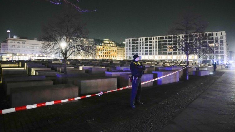 19-годишен сириец е заподозрян за нападението при Мемориала на Холокоста в Берлин