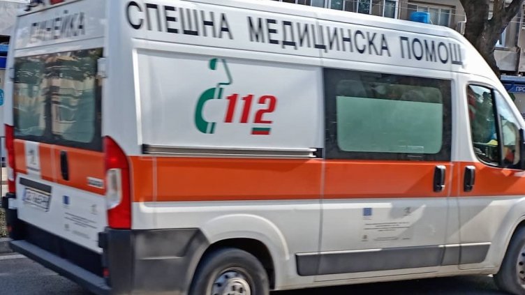 Наръгаха мъж при сбиване в ресторант