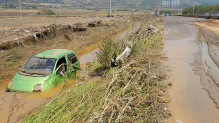 След потопа: ЕК праща помощ за 150 000 евро на Скопие