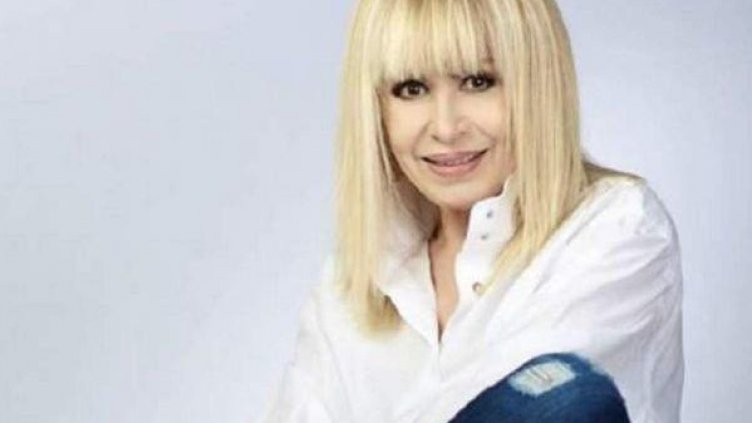 А пък наша Лили хвърли в смут почитателите си: Сдобила се с руската "Спутник V"