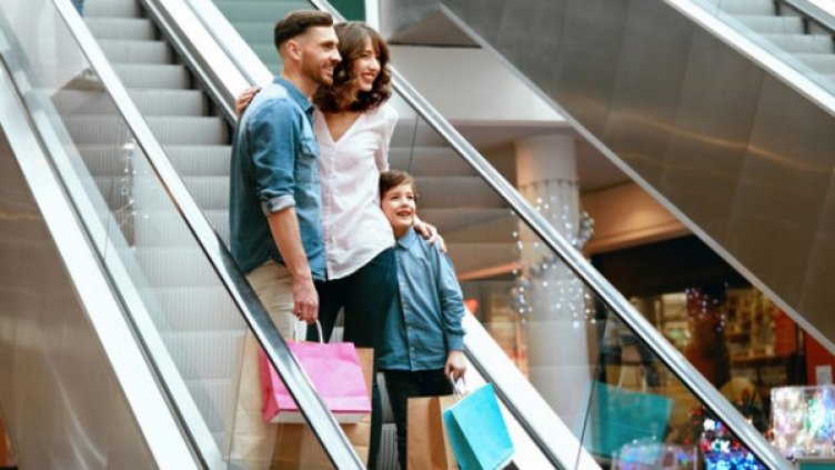 Затварят моловете за Черния петък?