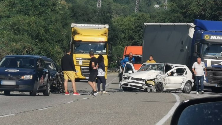 2 коли се блъснаха на "Предела"