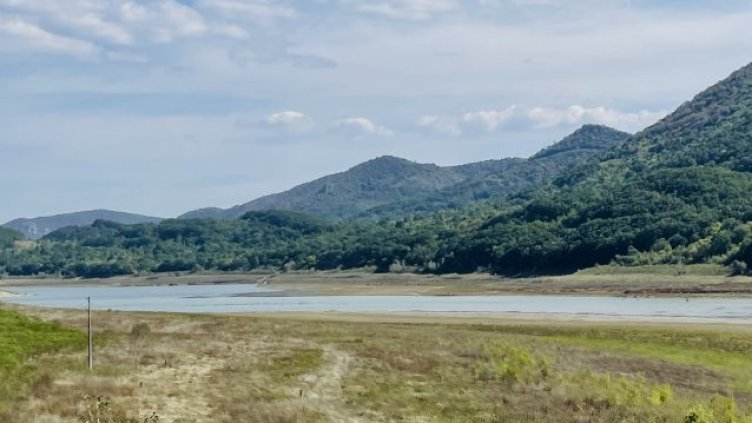 Въпреки валежите: Язовирите във Варненско и Добричко остават празни