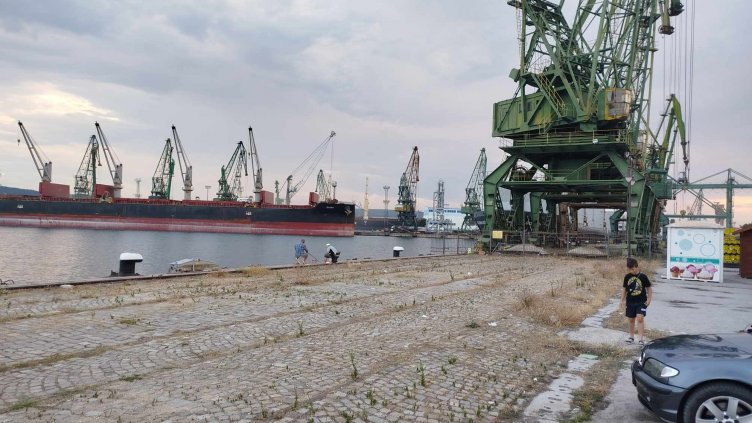 КЗК образува открито производство срещу "Пристанищна инфраструктура"
