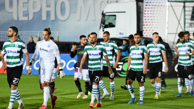 „Черно море“ играе контрола с румънци в паузата