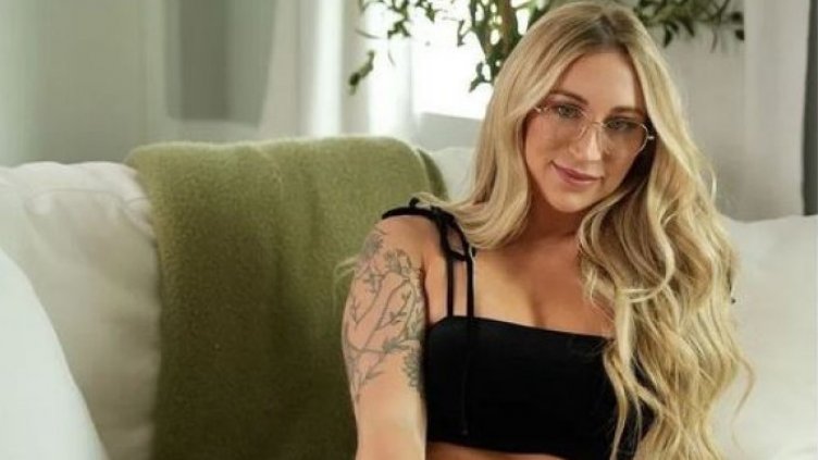 Бивша учителка стана милионерка в OnlyFans