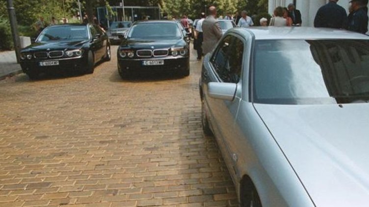 352 депутатски лимузини купени за 22 г. у нас