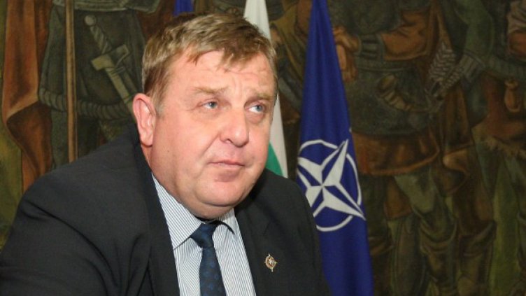 Евакуират българските военни от Ирак в съседна държава