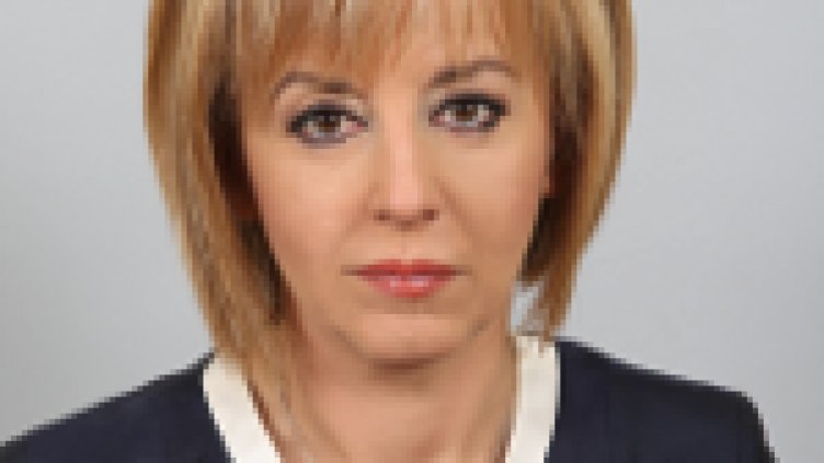 Мая Манолова остава зам.-председател на парламента