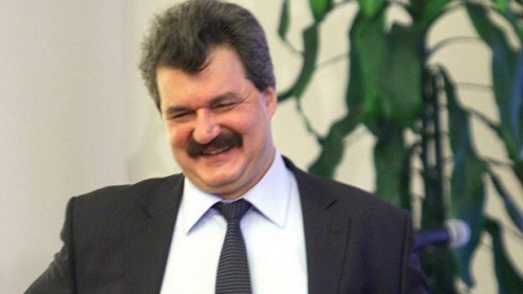 Батков черпи със заплати за ЧРД