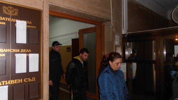 Още двама в ареста след акцията в „Максуда“