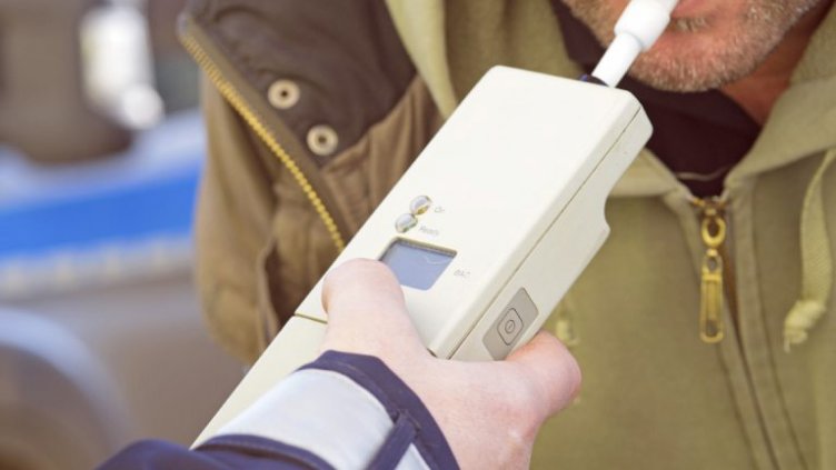 Условна присъда за данъчен, шофирал с 2,23 промила алкохол