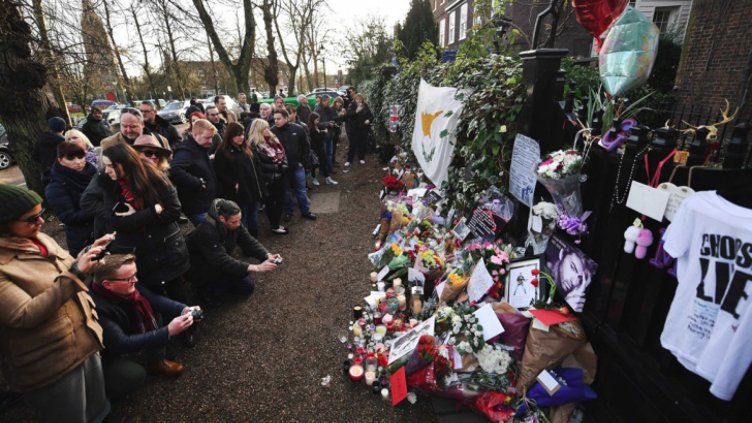 Все още не се знае кога ще бъде погребан Джордж Майкъл