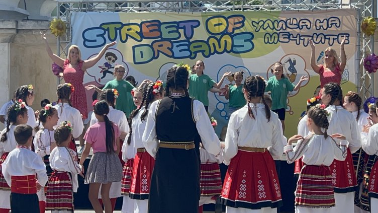 Входът на Морската градина във Варна се превръща в “Улица на мечтите” на 14 юни (Програма)