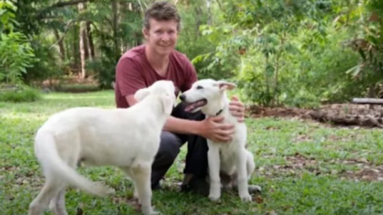 Затвор за известен зоолог, изнасилвал кучета, изтезавал животни, дори и деца