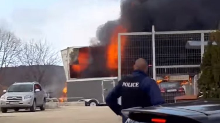 Арестуваха млад варненец, запалил гараж до Колхозния пазар
