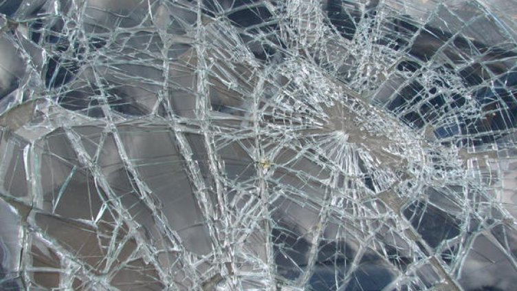 Осъдиха турист, потрошил стъклото на автомобил край Варна