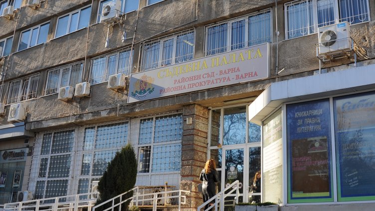 Изоставен сак евакуира екипа на Съдебната палата на площад  &bdquo;Тракия&ldquo;