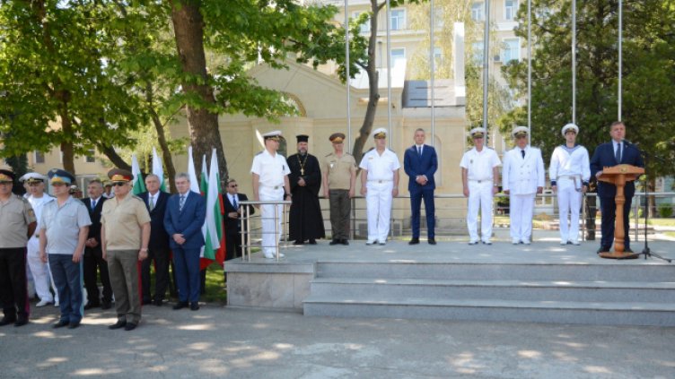 Каракачанов: На границата е спокойно, няма мигрантски натиск
