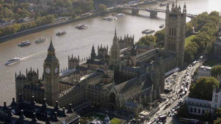 Британците разследват обвинение за изнасилване в парламента