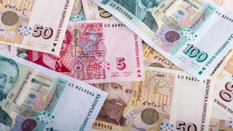 Данъчните отчетоха повече приходи от планираните 