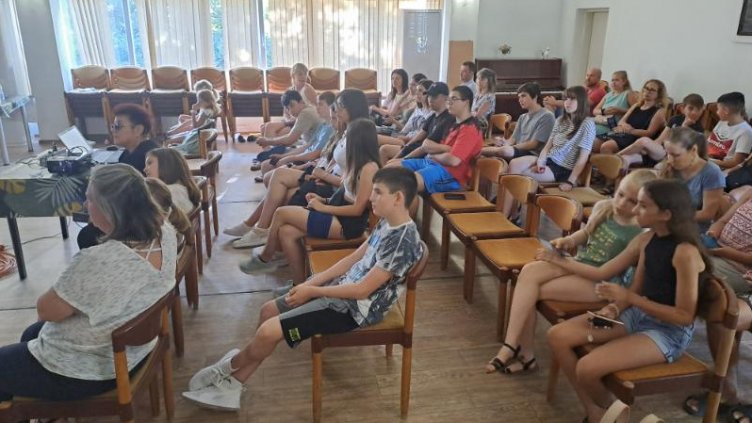 Кампания: Информираха деца и родители от варненско село за наркотиците (СНИМКИ)