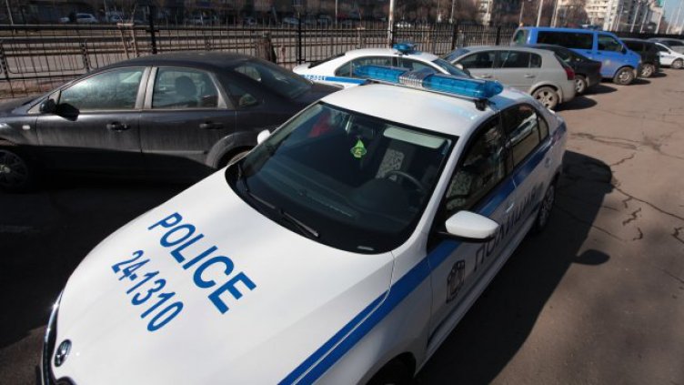Арестът в Карлово се препълни: Закопчаха 60 души 