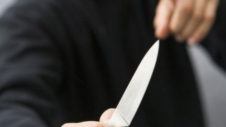 Мъж заплаши охранител с нож в столичен мол