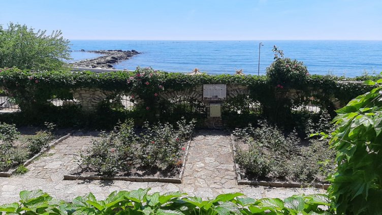 Дворецът в Балчик в снимки