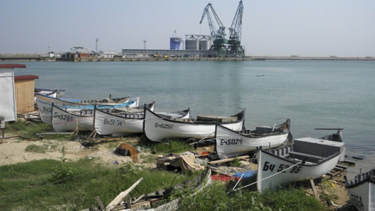 Румънски граничари пречат на наши рибари да хващат акула  