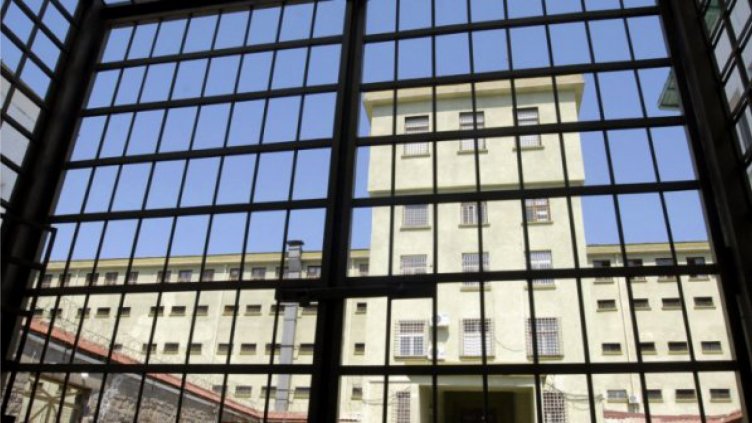 Откриха бивш младежки шампион по борба мъртъв в бургаския затвор