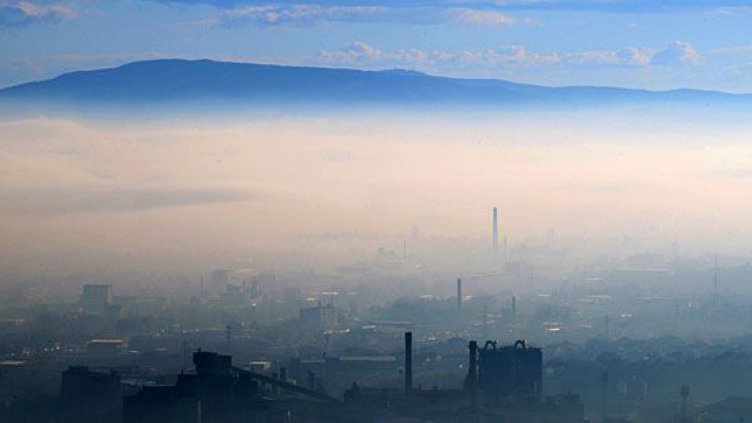 Парфюмите и шампоаните замърсяват атмосферата повече от колите