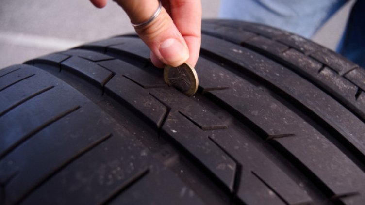 С подръчни средства: Да проверим дали гумите ни са годни за зимата?