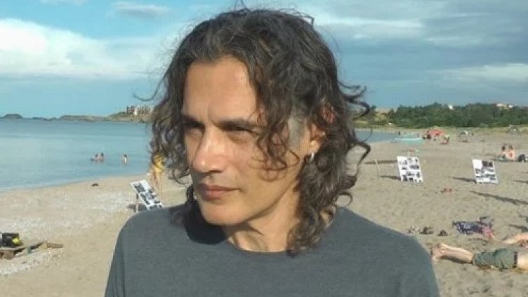 Музикант спаси от удавяне баща и син